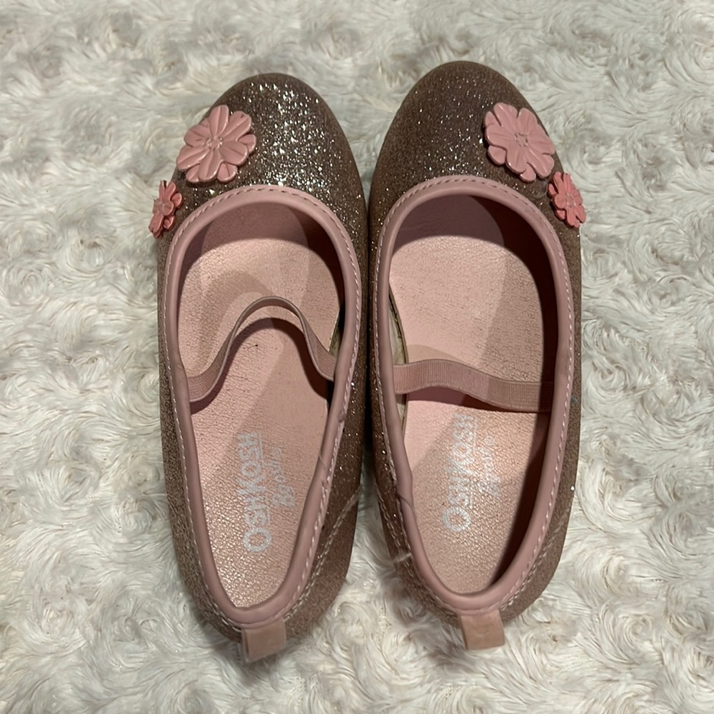 Oshkosh Bgosh Girls Glitter shoes size 9M